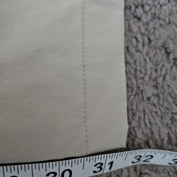 Ultimate Terrain Womens Size 12 Flat Front Hiking Convertible Zip Off Pants. NWT - Picture 12 of 14